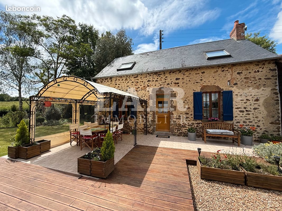 Maison à vendre, 135m², Saint-Aubin-de-Locquenay