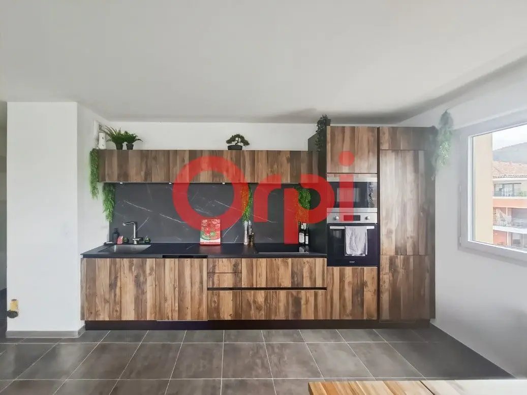 Appartement à vendre, 84m², Le Puy-Sainte-Réparade
