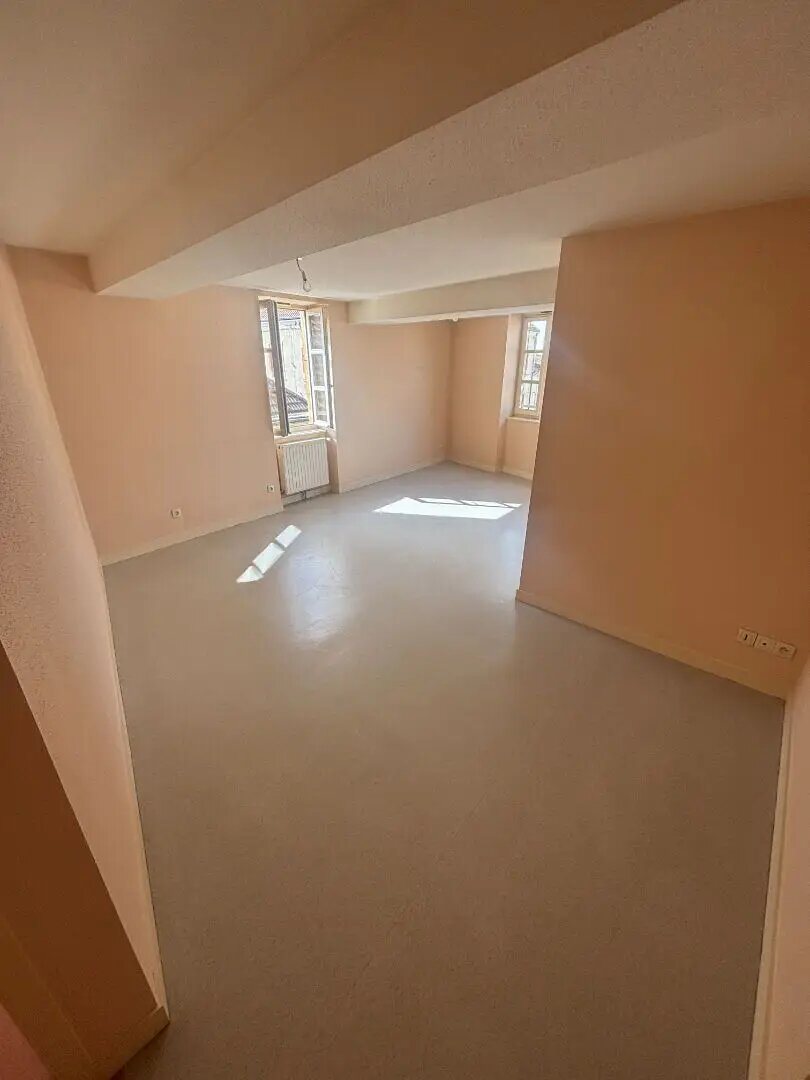 Appartement à louer, 72m², Charlieu