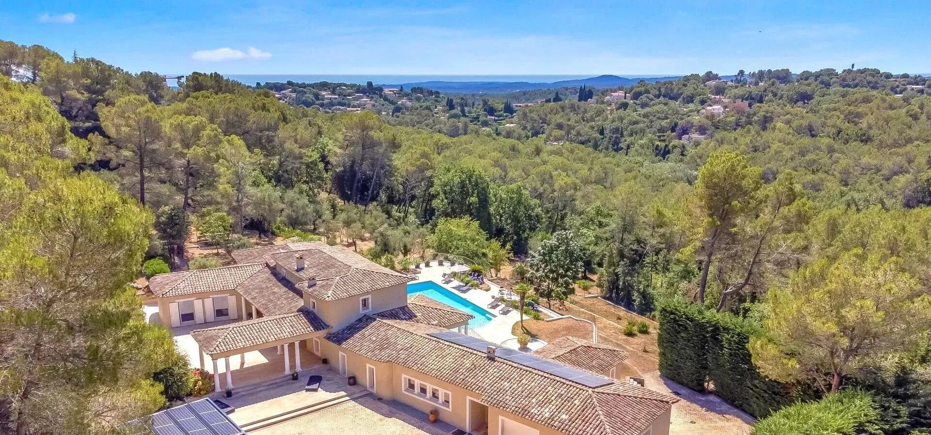Maison à louer, 607m², Le Rouret