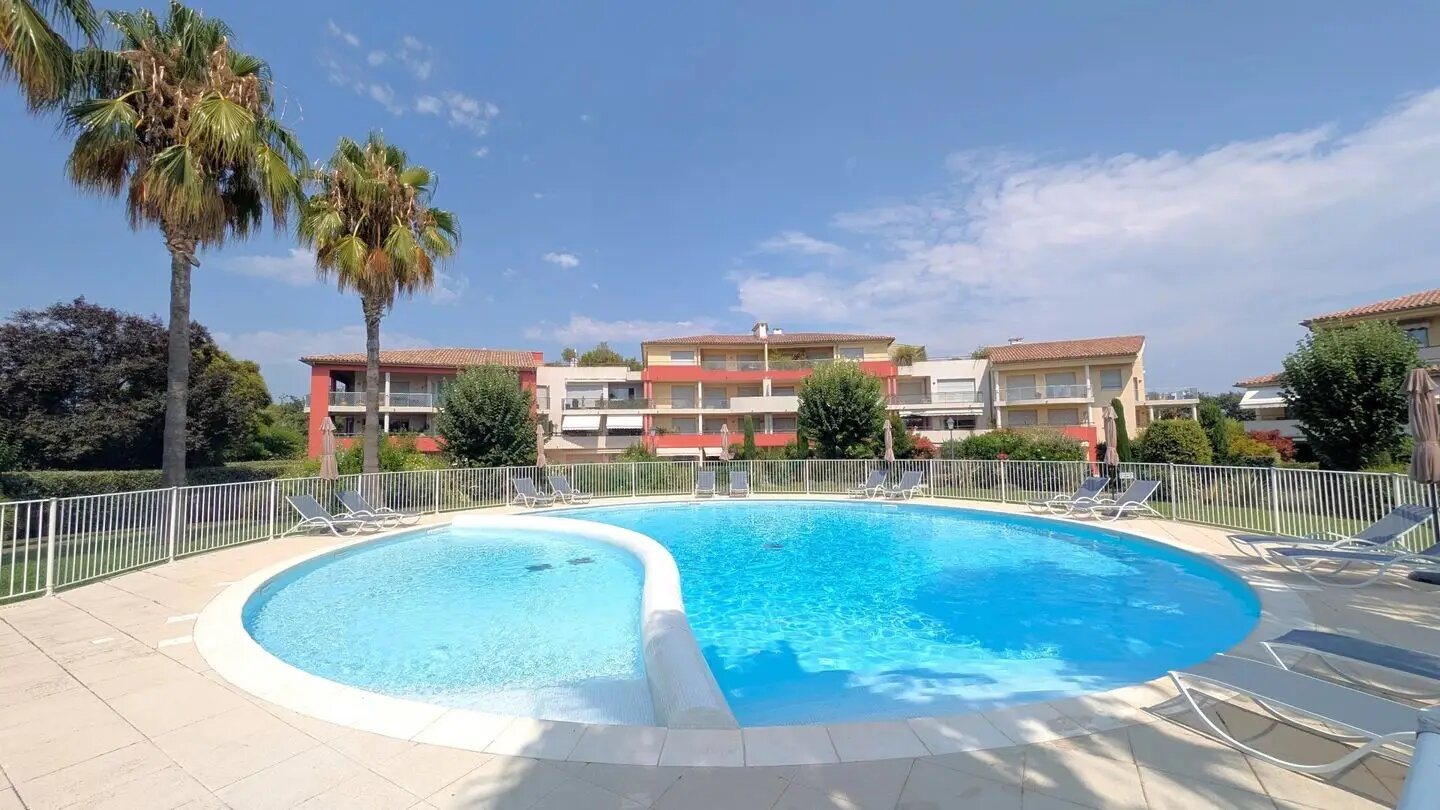 Appartement à louer, 88m², Biot