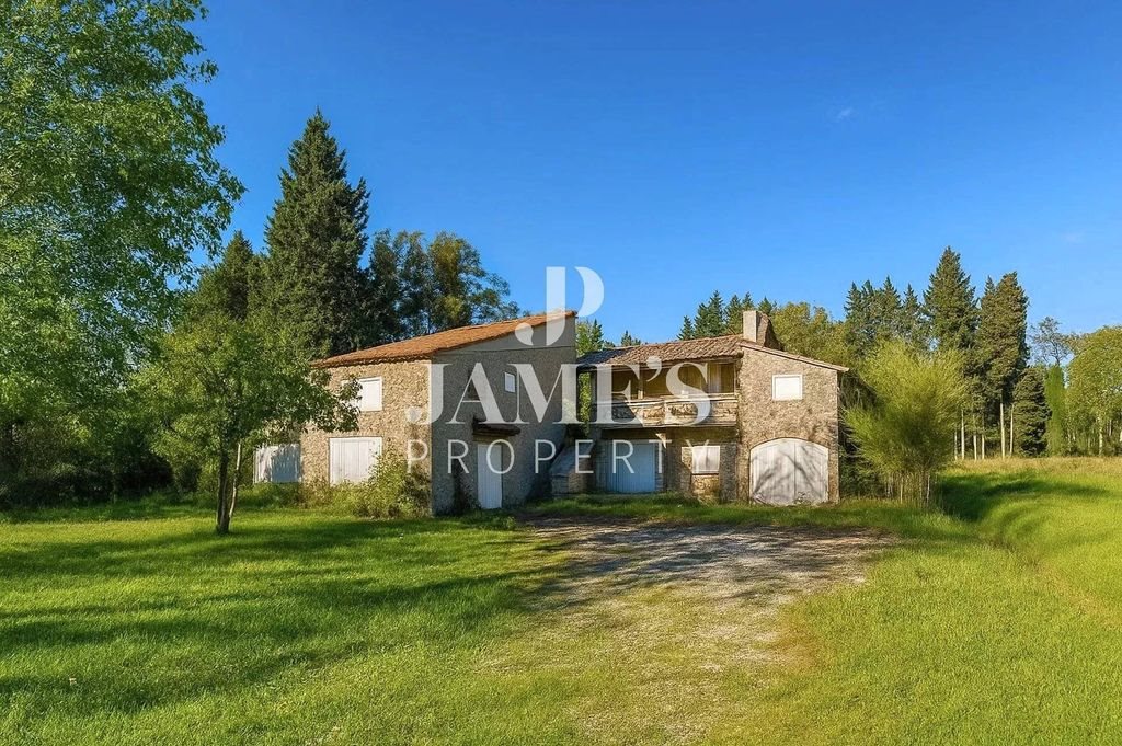 Maison à vendre, 250m², Eygalières
