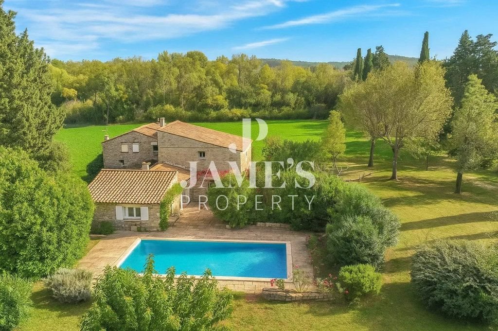 Maison à vendre, 250m², Eygalières