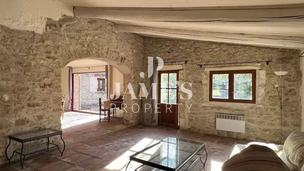 Maison à vendre, 250m², Eygalières