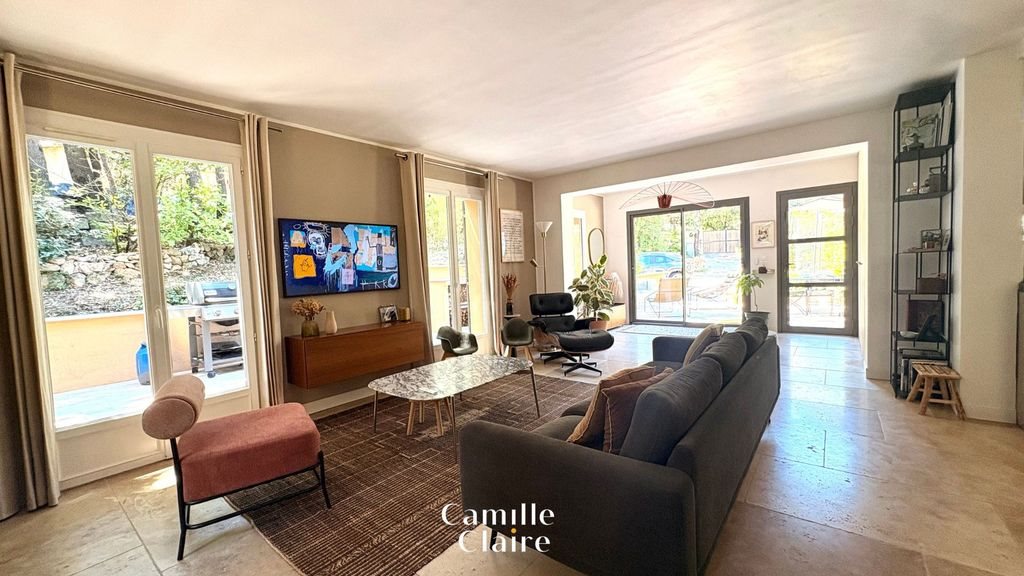 Maison à vendre, 161m², Mimet