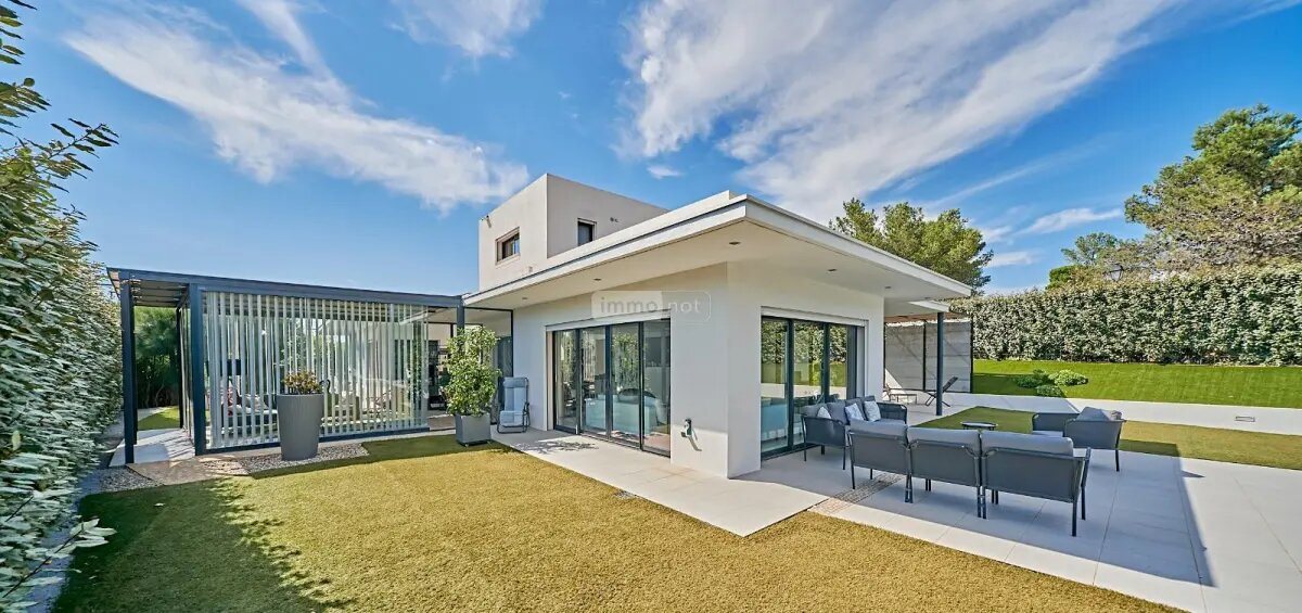 Maison à vendre, 240m², Saint-Raphaël