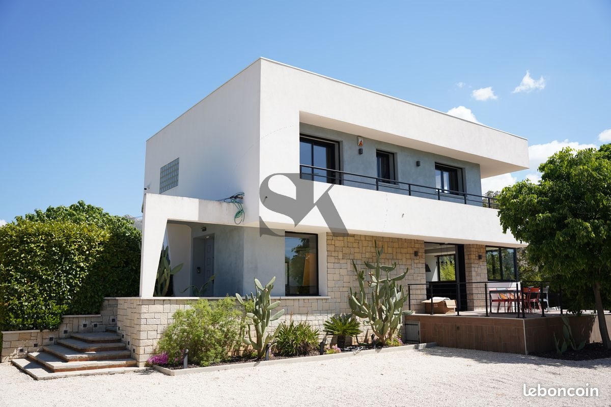 Maison à louer, 182m², Aubagne
