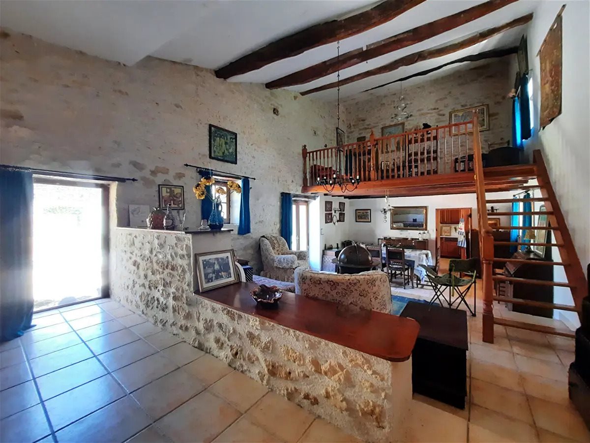 Maison à vendre, 220m², Gémozac