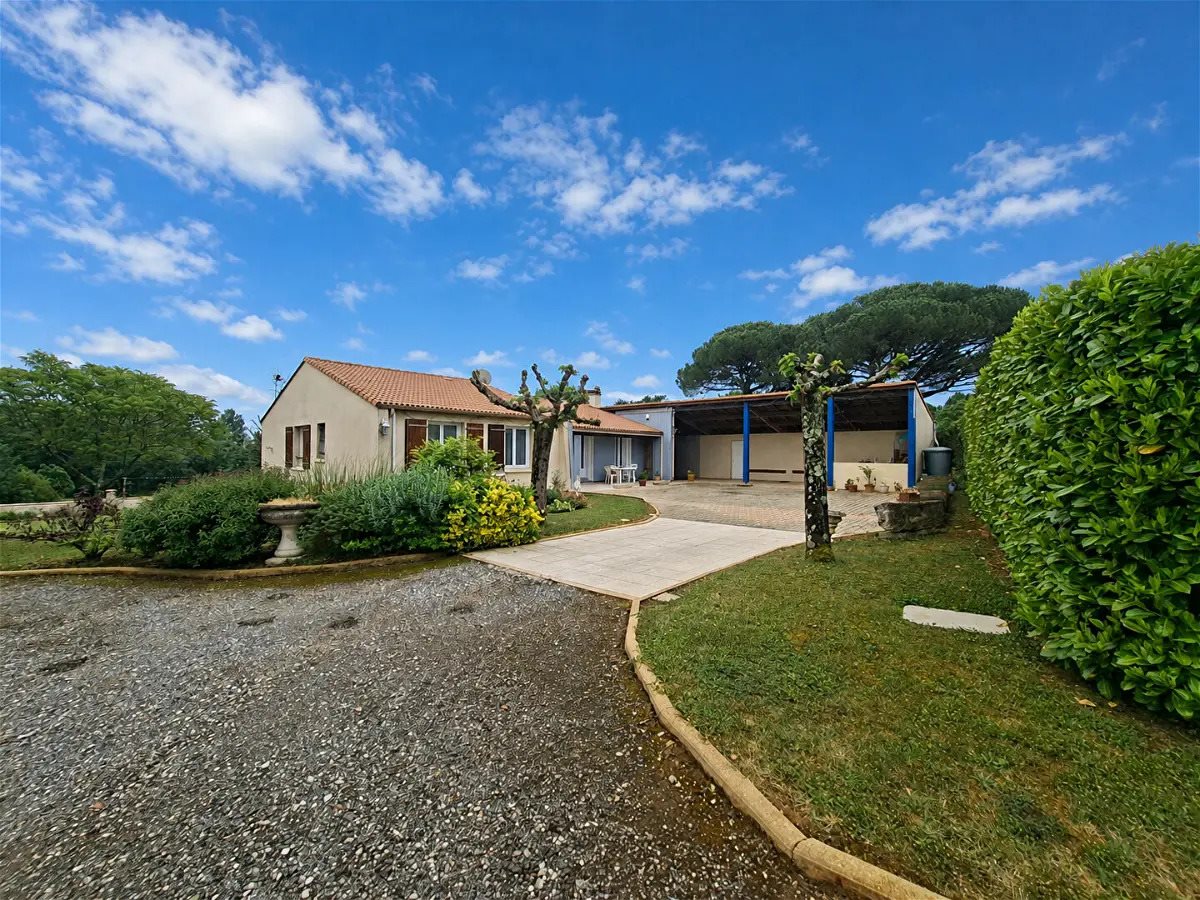 Maison à vendre, 120m², Saint-Genis-de-Saintonge