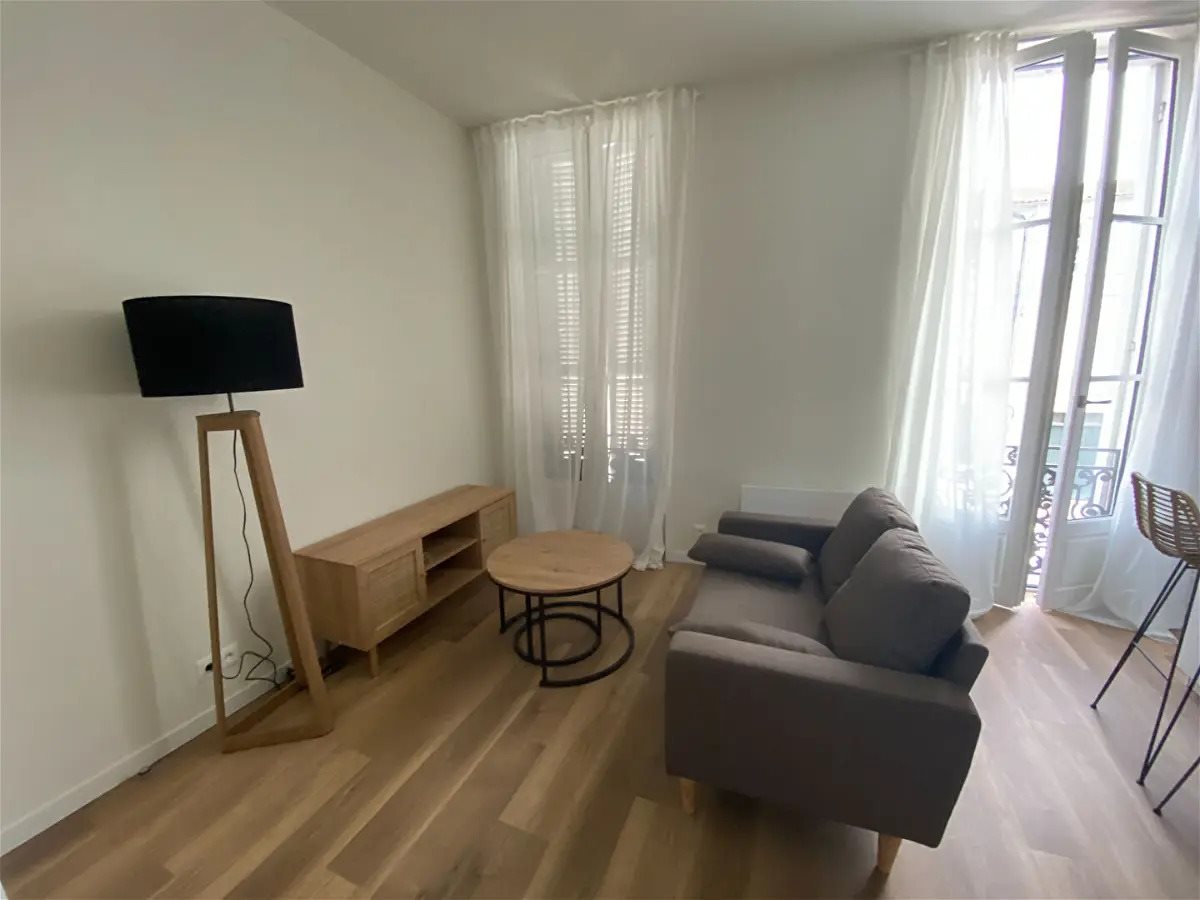 Appartement à louer, 29m², Rochefort
