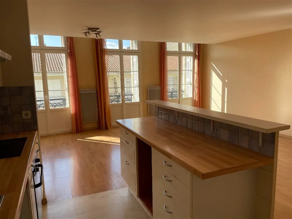 Appartement à louer, 73m², Rochefort