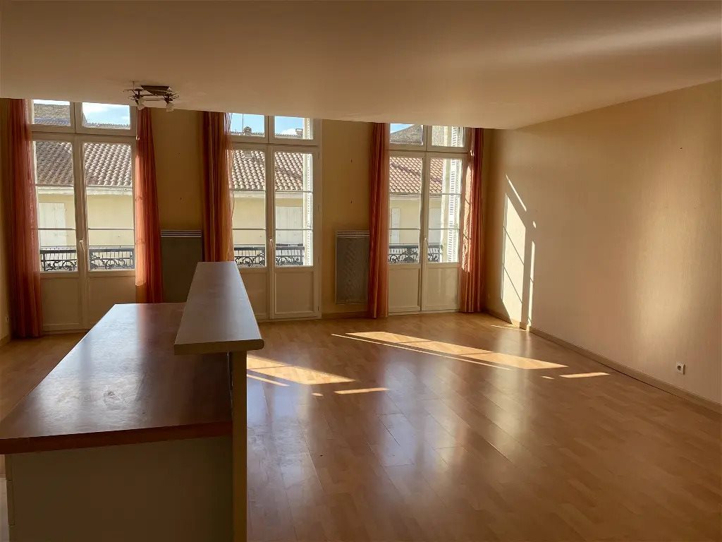 Appartement à louer, 73m², Rochefort