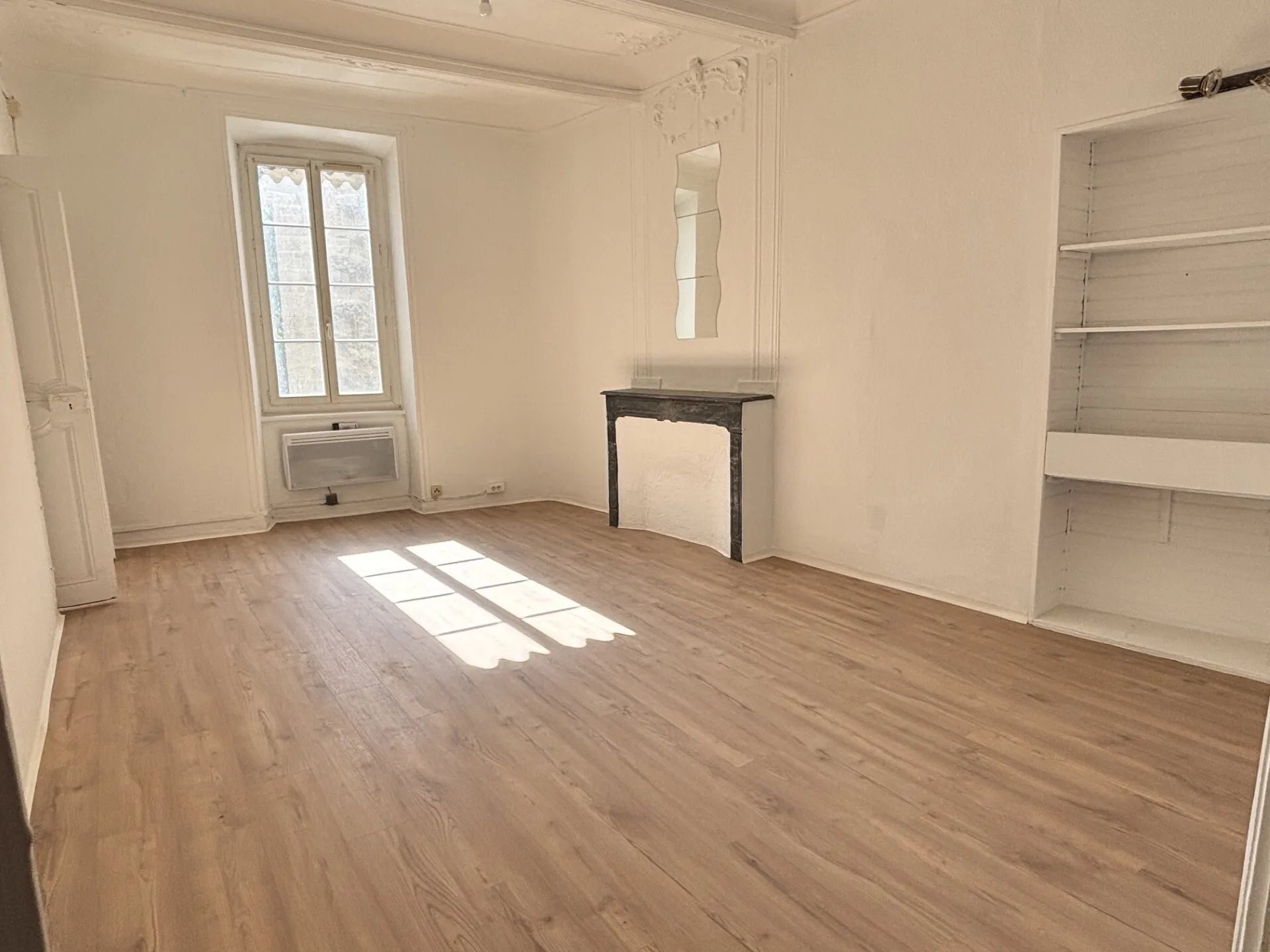 Appartement à louer, 77m², Lambesc
