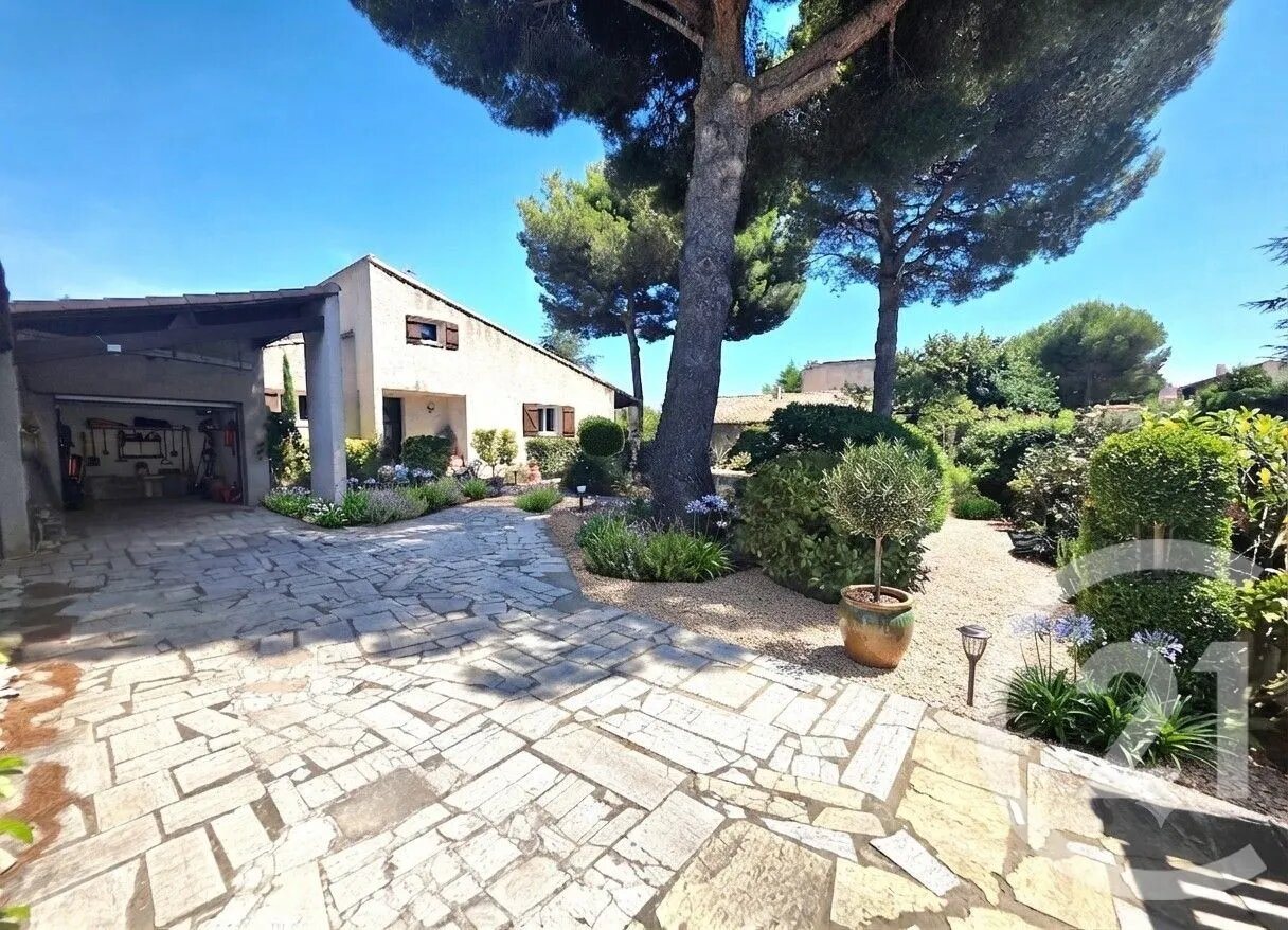 Maison à vendre, 114m², Saint-Mitre-les-Remparts