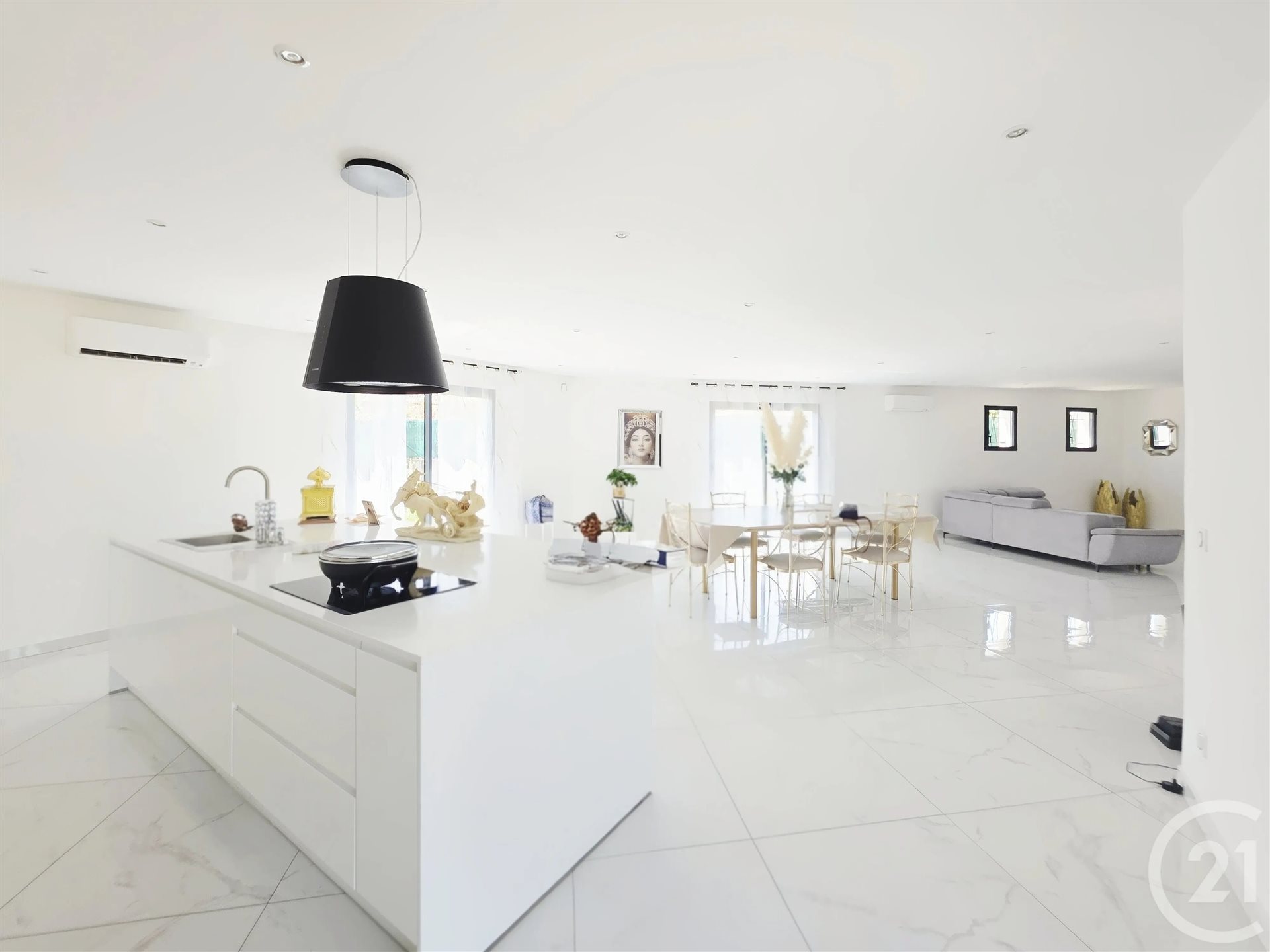 Maison à vendre, 141m², Saint-Mitre-les-Remparts