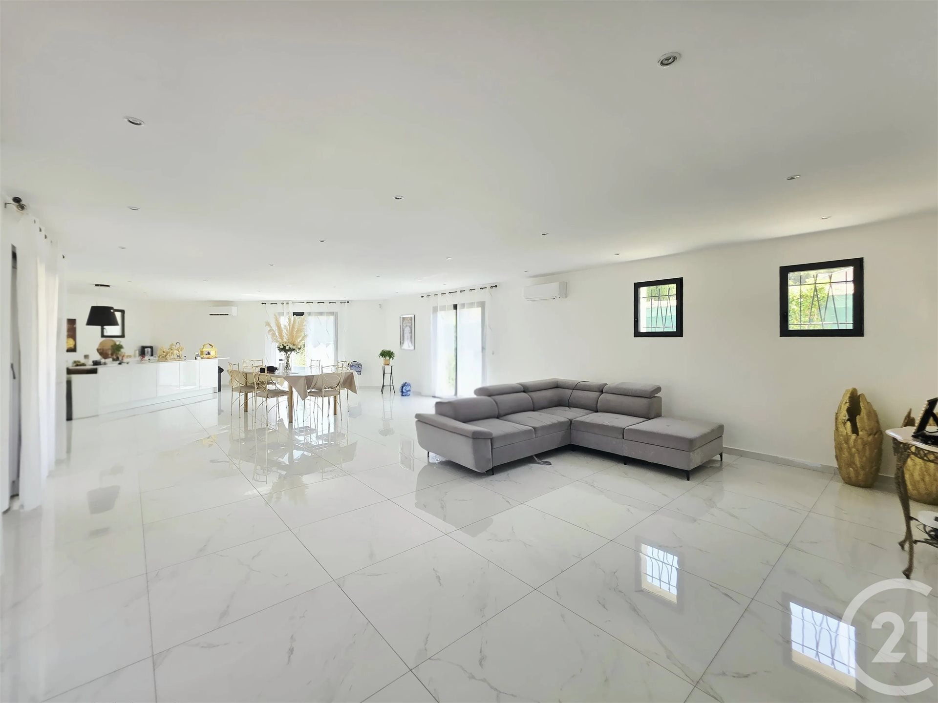 Maison à vendre, 141m², Saint-Mitre-les-Remparts