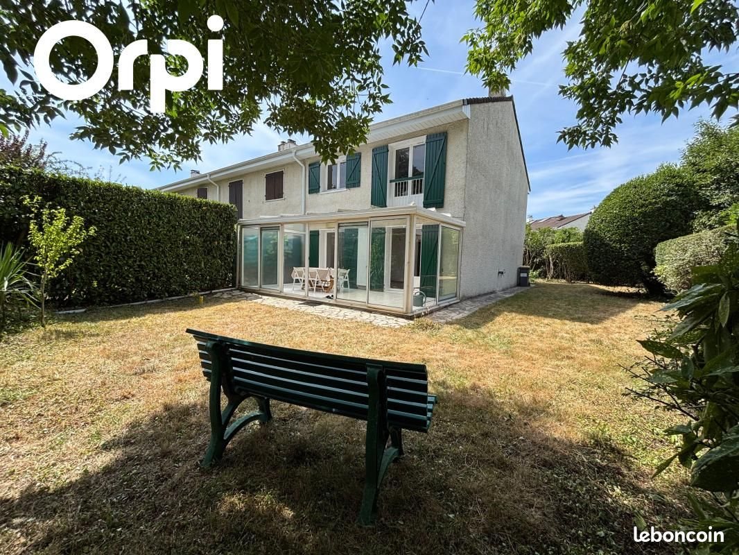 Maison à louer, 125m², Montigny-le-Bretonneux