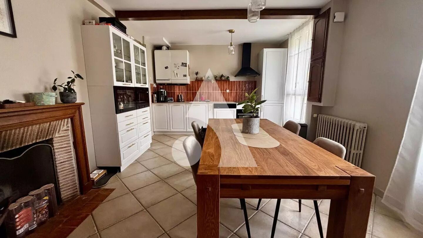 Maison à vendre, 84m², Condé-Sainte-Libiaire