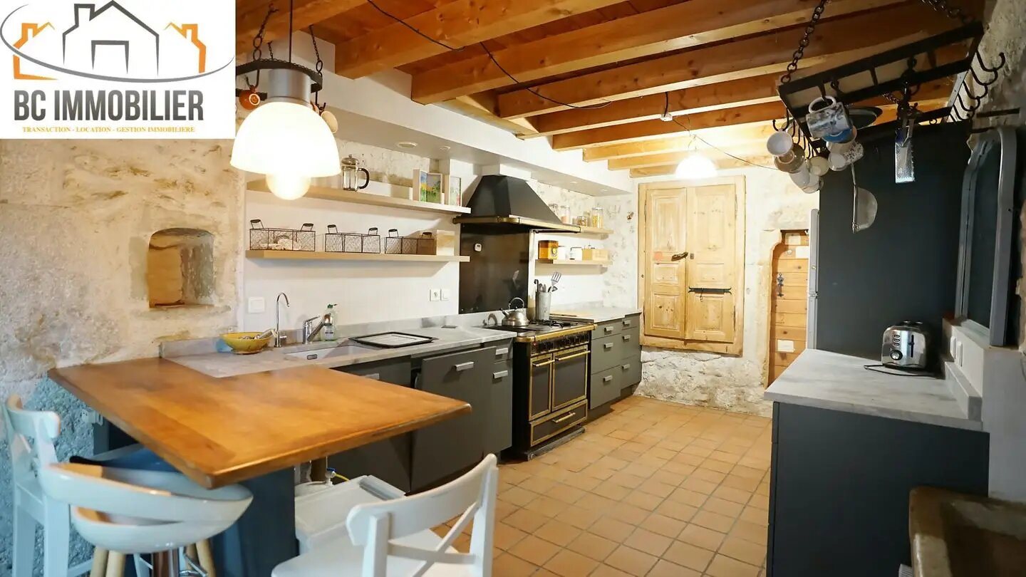 Maison à louer, 212m², Thoiry