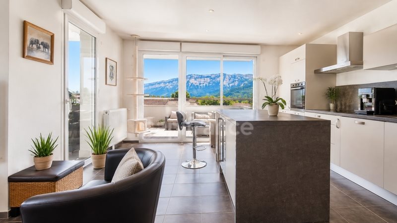 Appartement à vendre, 82m², Saint-Genis-Pouilly