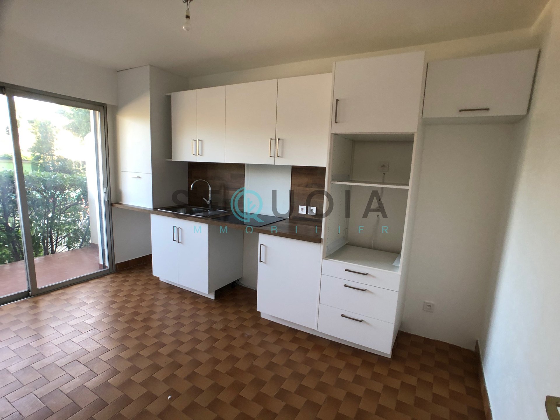 Appartement à louer, 58m², Antibes
