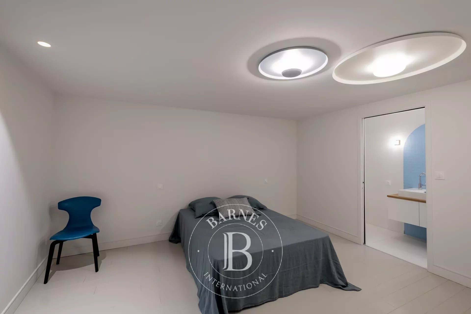 Bordeaux Jardin Public – 150 sqm Apartment – Parking – Cellar – Bicycle Storage - Plus