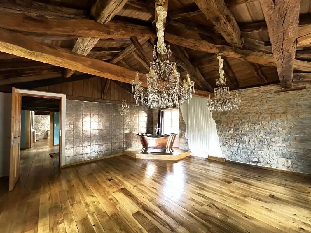 Maison à louer, 204m², Saint-Antonin-Noble-Val