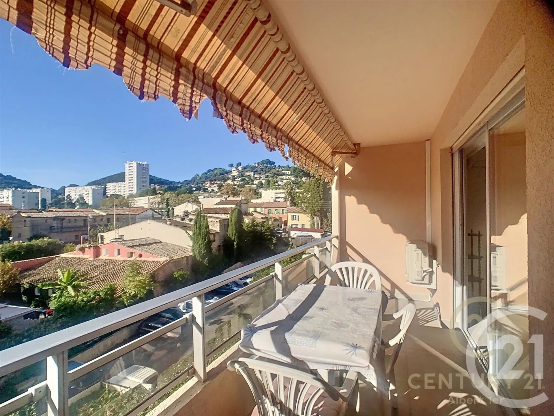 Appartement à louer, 26m², Vallauris