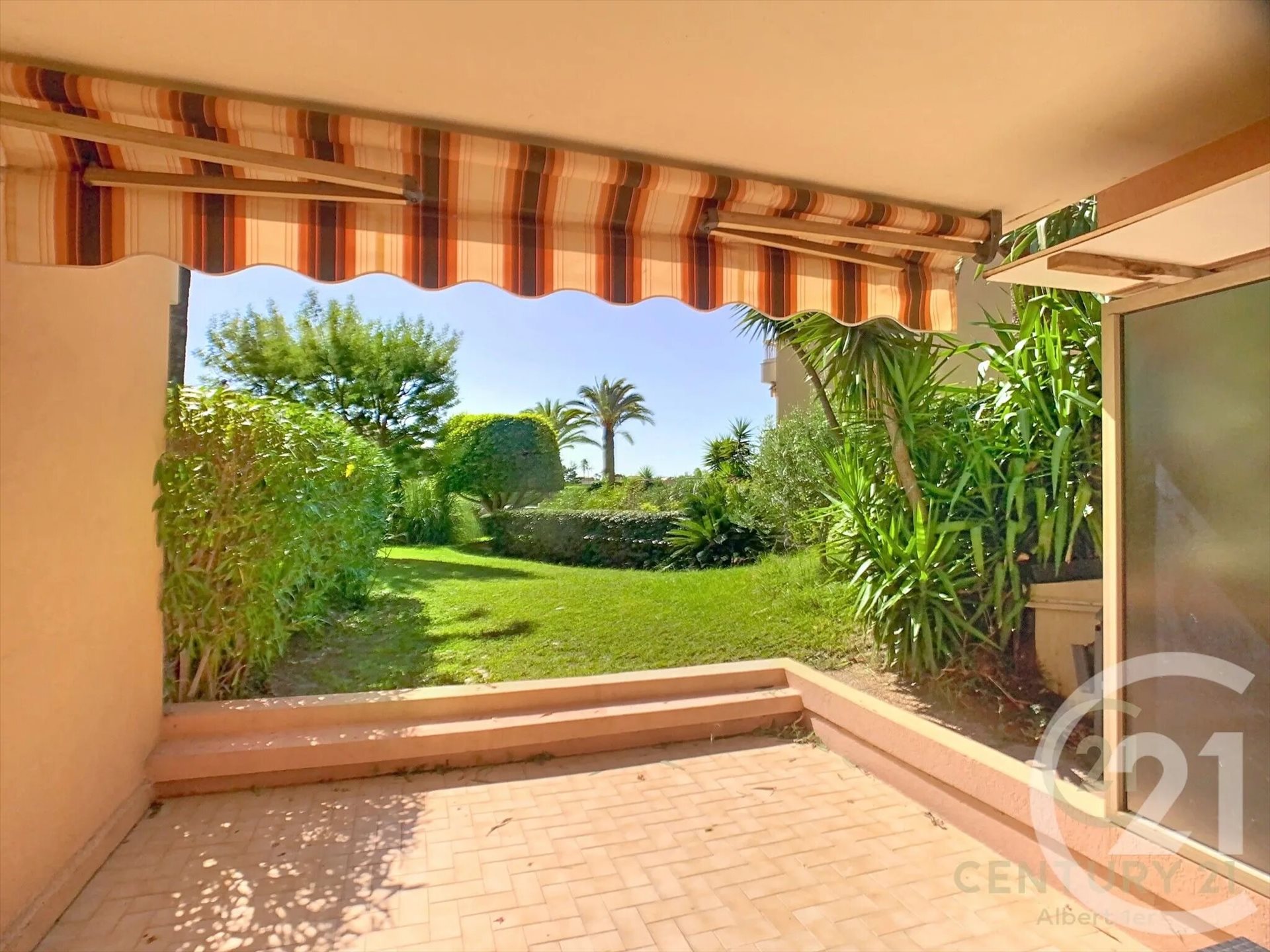 Appartement à louer, 74m², Vallauris