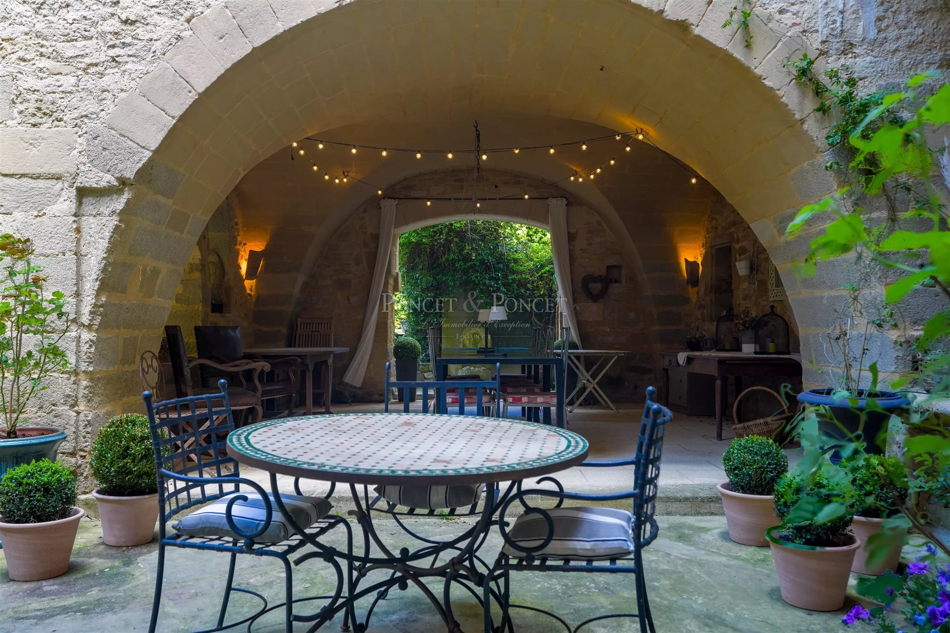 Maison à vendre, 451m², Uzès