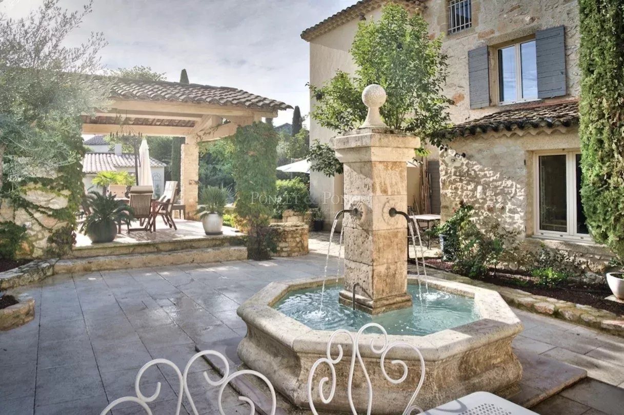Maison à vendre, 359m², Uzès