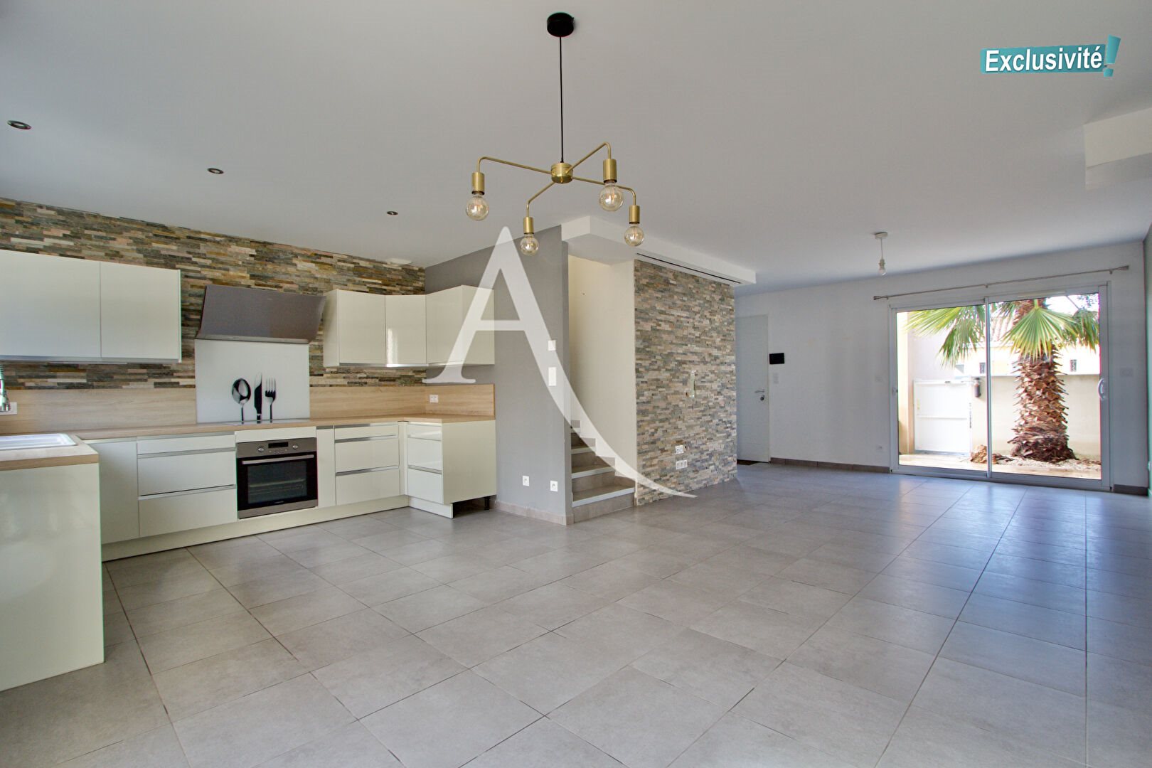 Maison à louer, 84m², Cournonsec