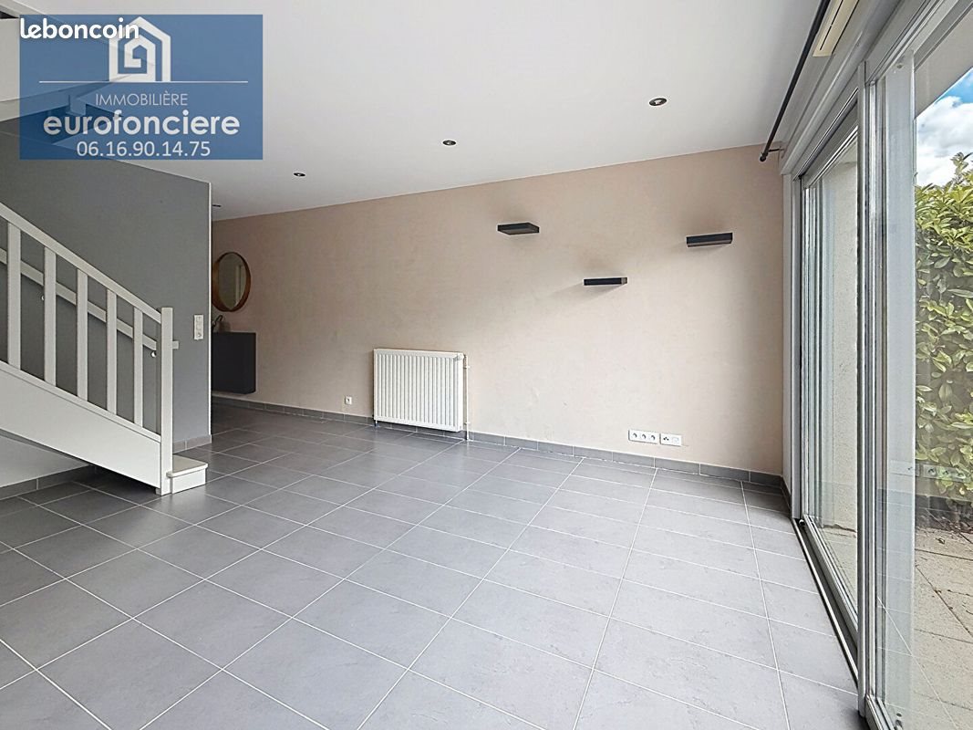 Appartement à louer, 69m², Bréviandes
