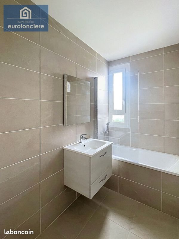 Appartement à vendre, 64m², Saint-Julien-les-Villas