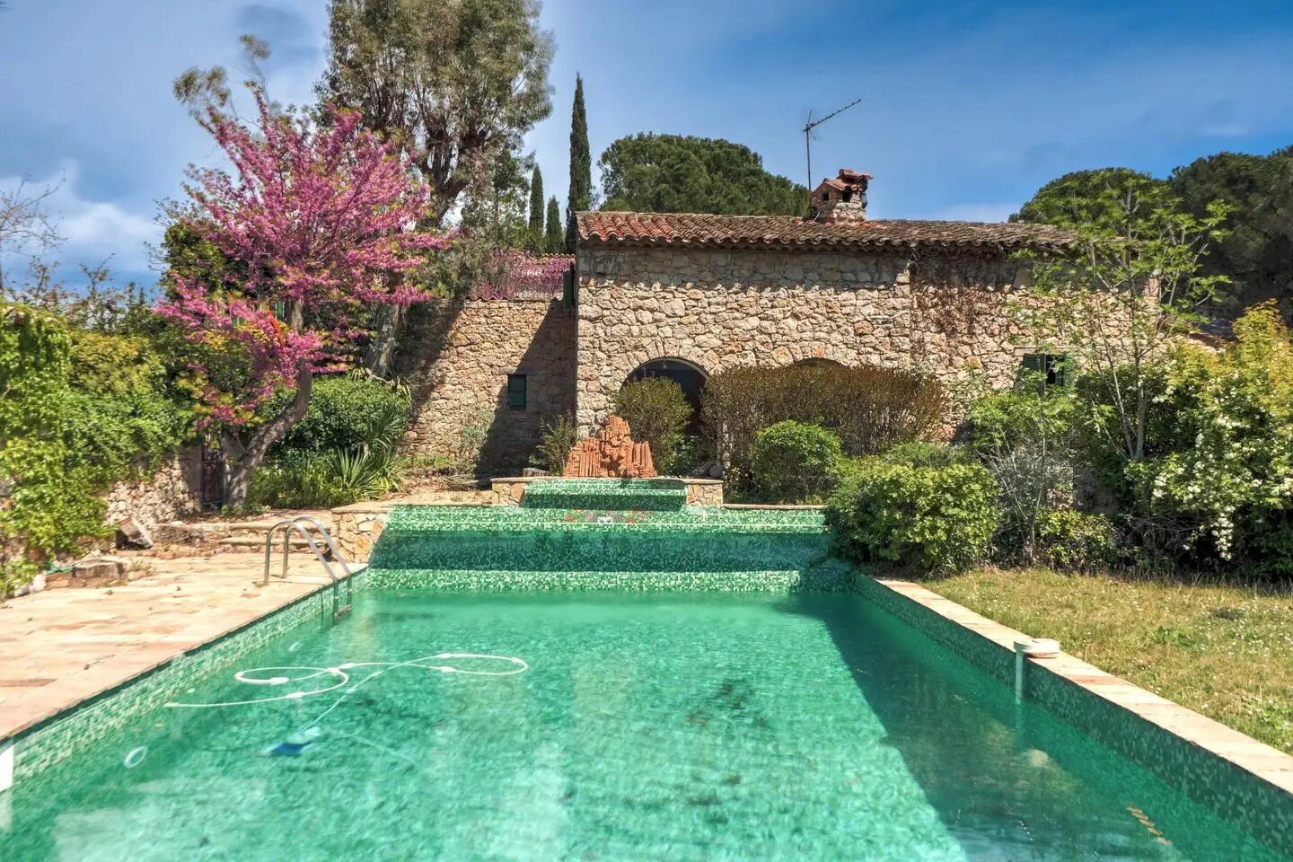 Maison à vendre, 600m², Bagnols-en-Forêt