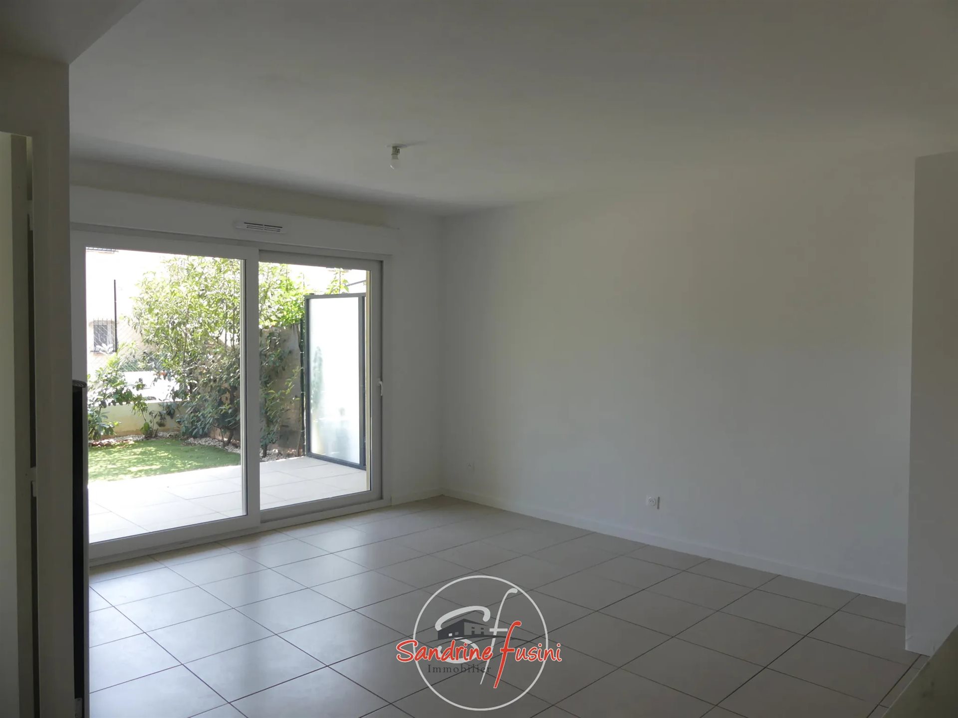 Appartement à louer, 40m², Carros