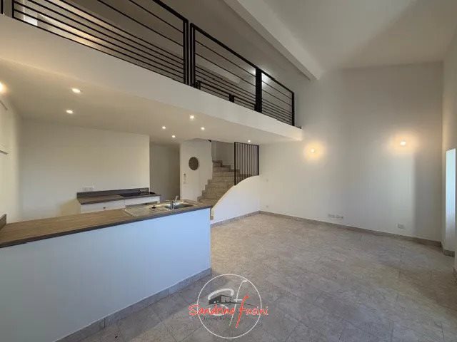 Appartement à louer, 65m², Carros