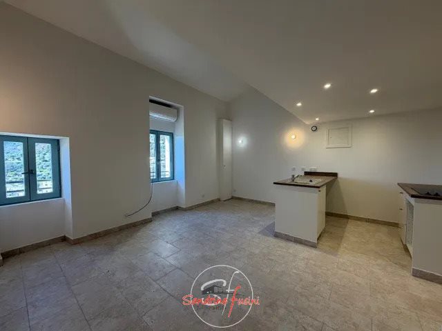 Appartement à louer, 65m², Carros
