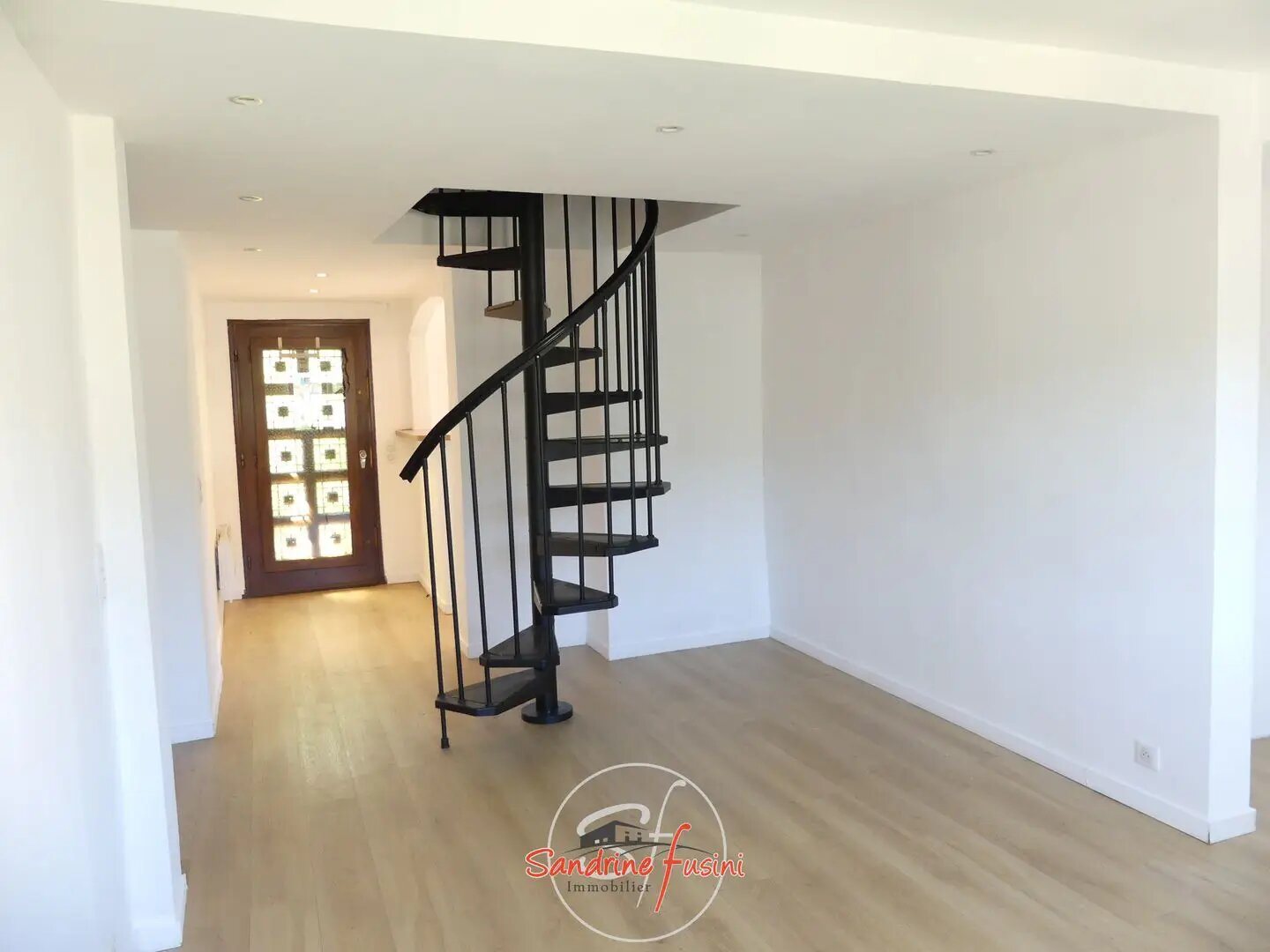 Appartement à louer, 89m², Carros