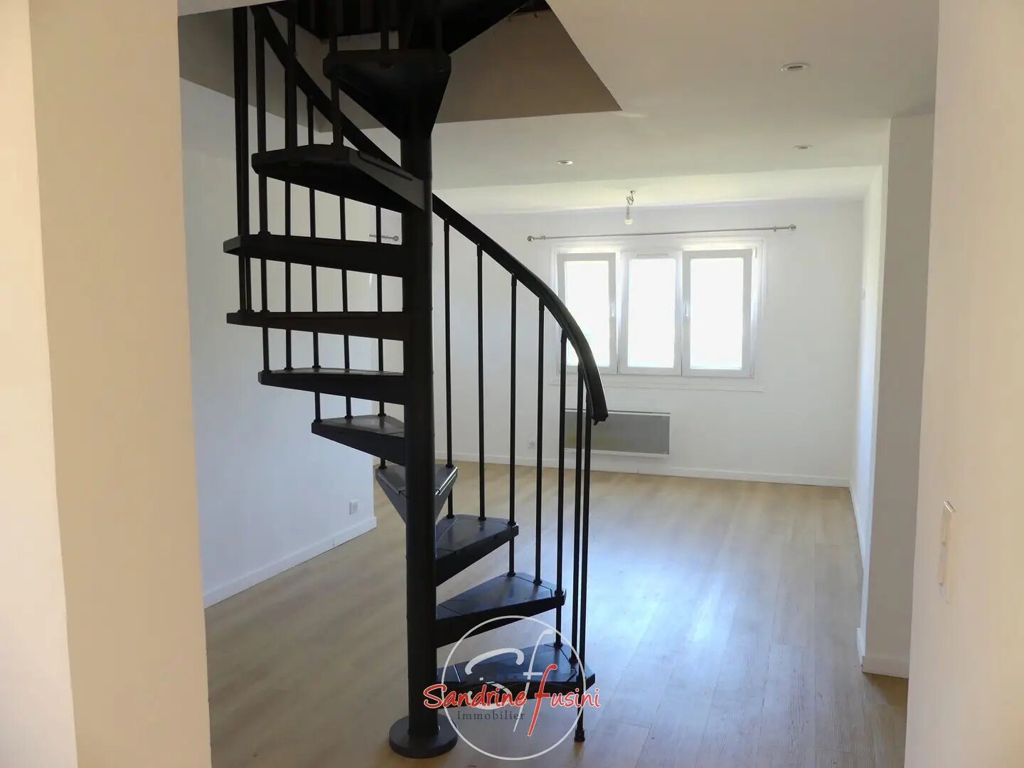 Appartement à louer, 89m², Carros
