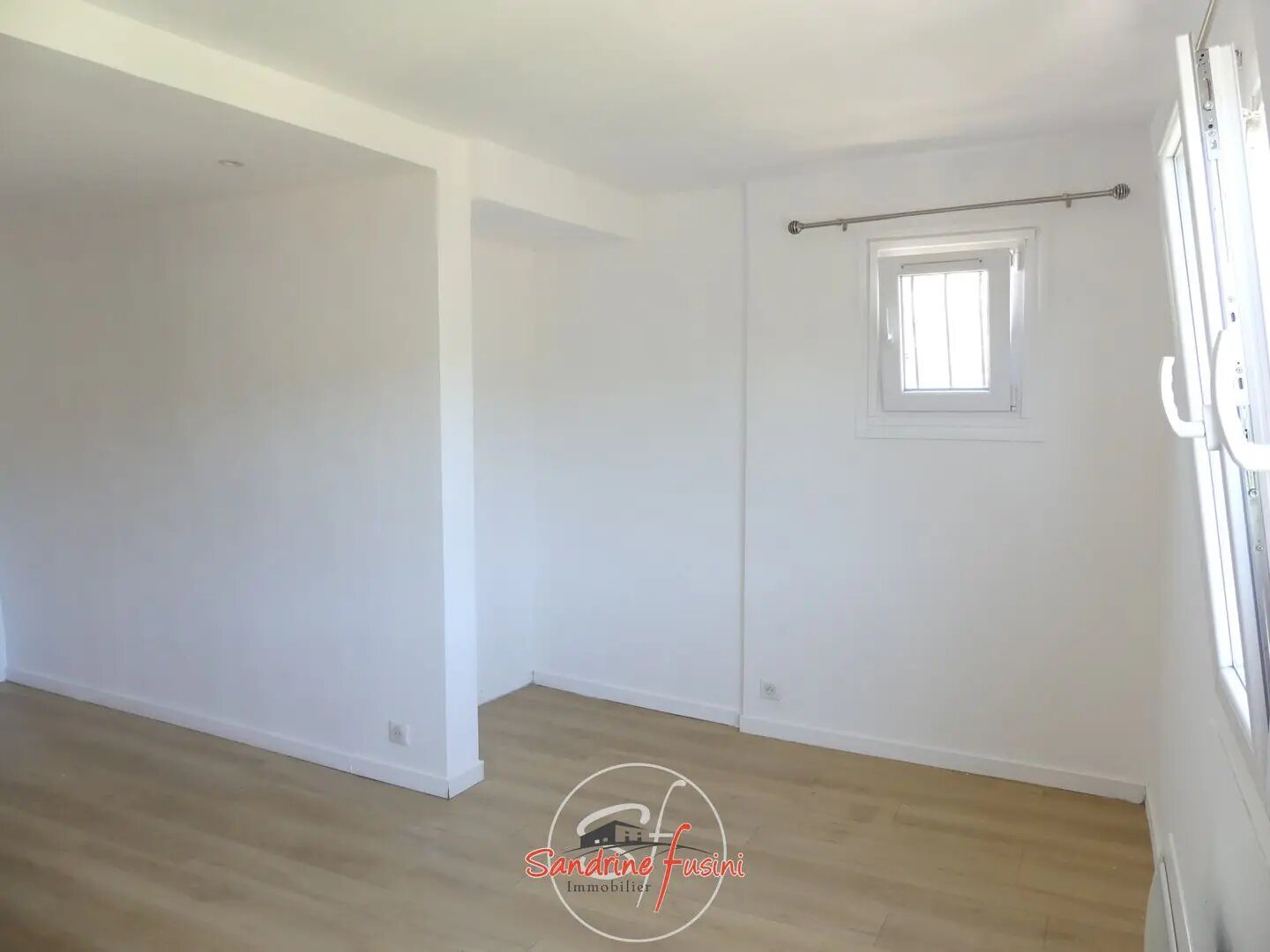 Appartement à louer, 89m², Carros