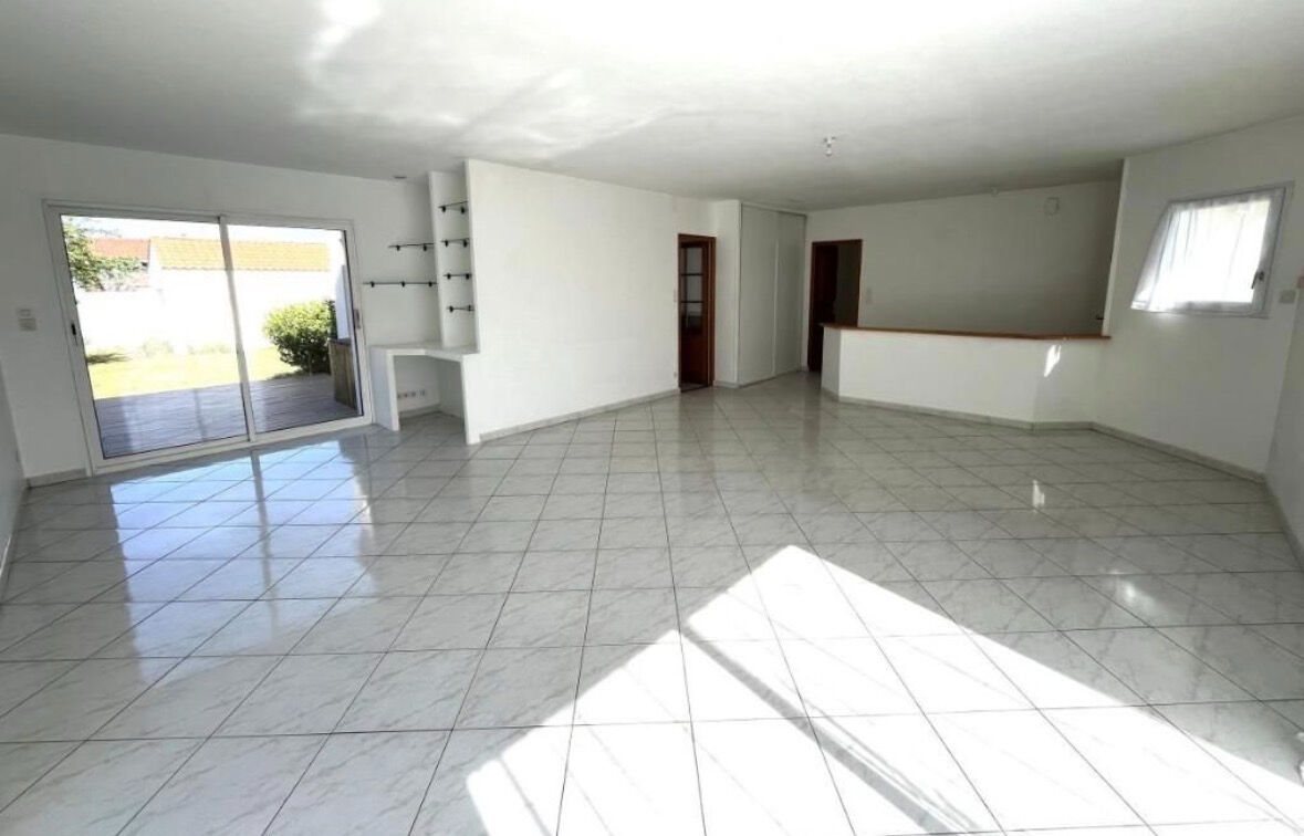 Maison à vendre, 123m², Nesmy