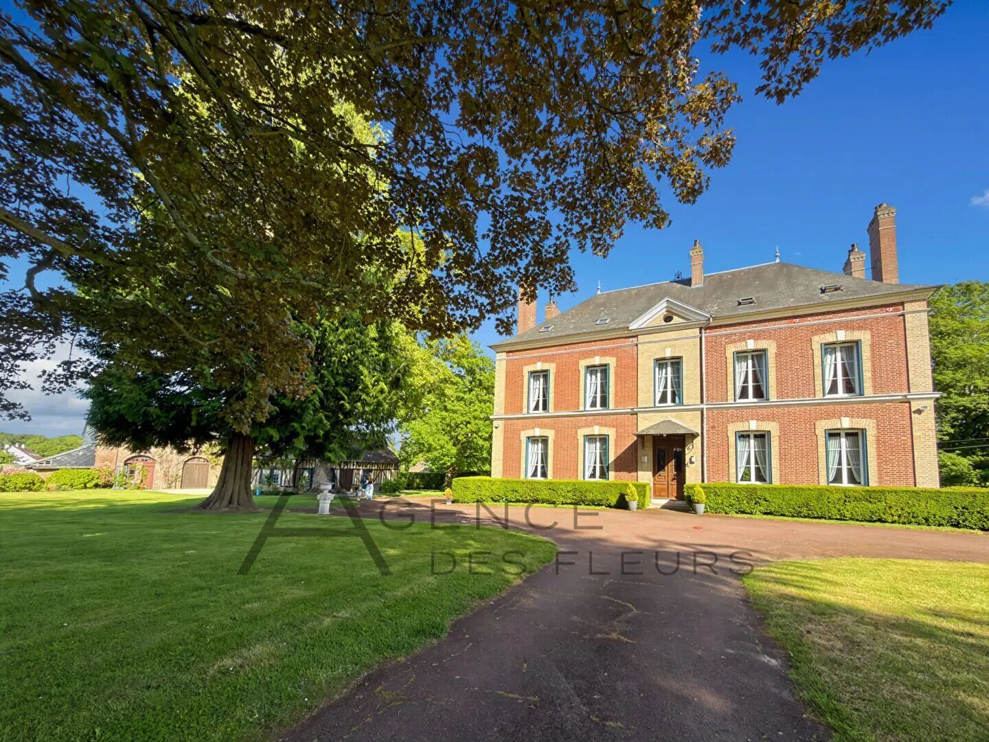 Maison à vendre, 315m², La Saussaye