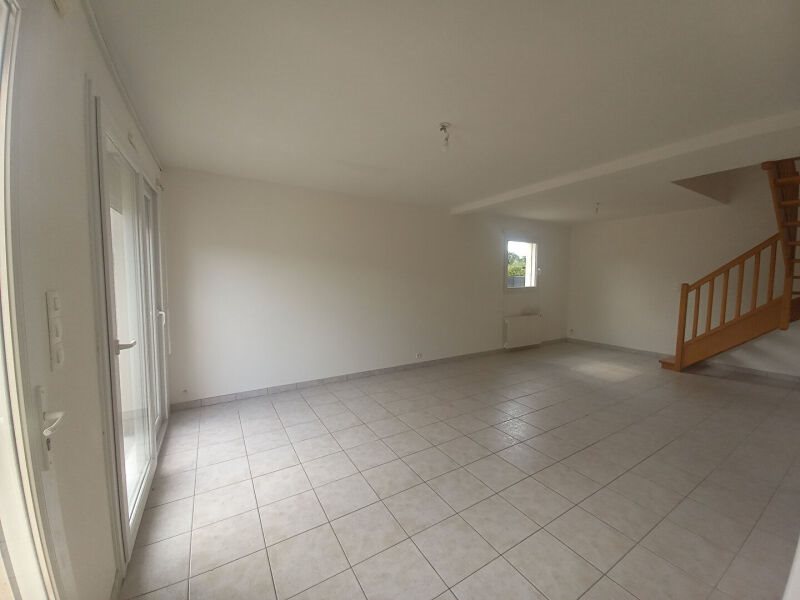 Maison à louer, 80m², Ploumagoar