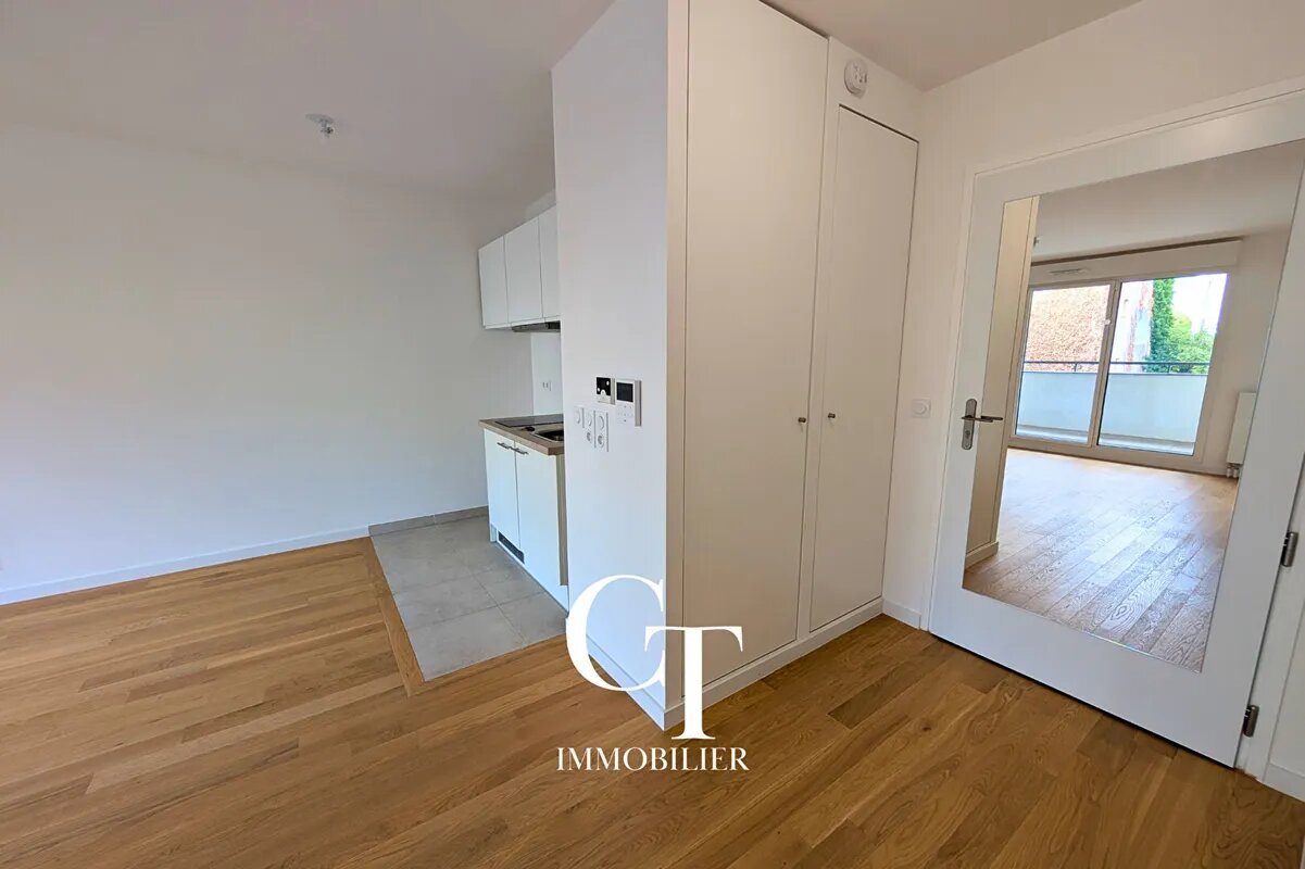 Appartement à louer, 41m², Suresnes