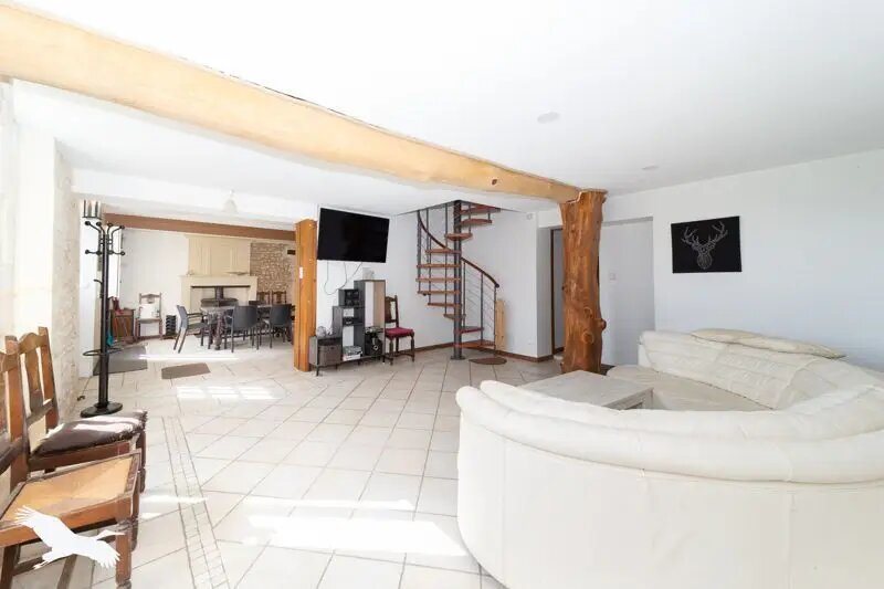 Maison à vendre, 163m², Montendre