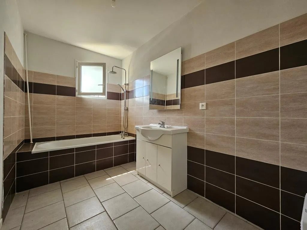 Maison à vendre, 75m², Saint-Yzan-de-Soudiac