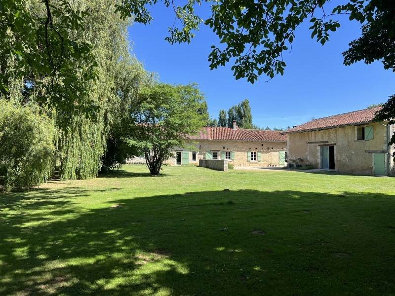 Maison à vendre, 180m², Antonne-et-Trigonant