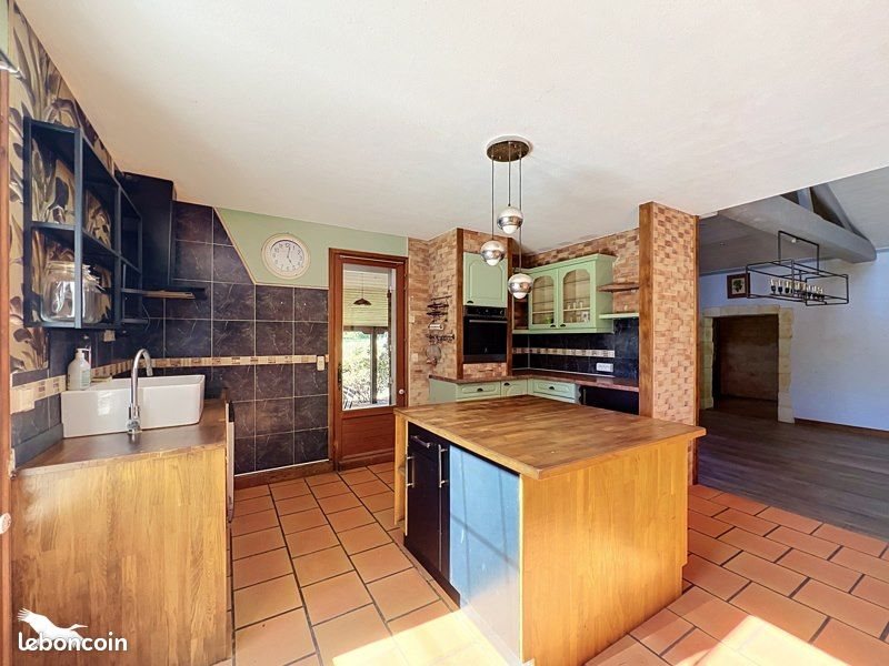 Maison à vendre, 231m², Trélissac