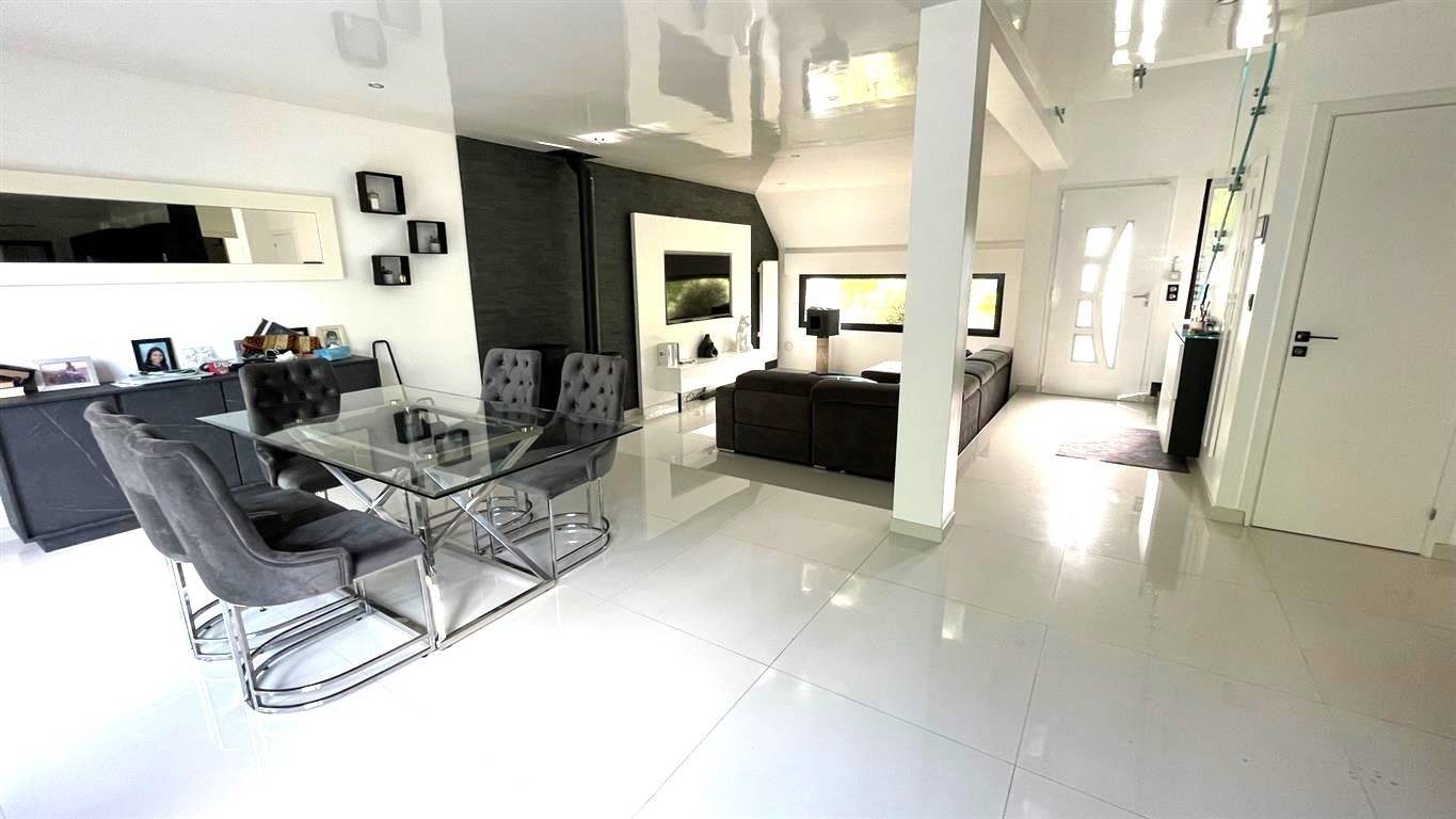 Maison à vendre, 163m², La Queue-en-Brie